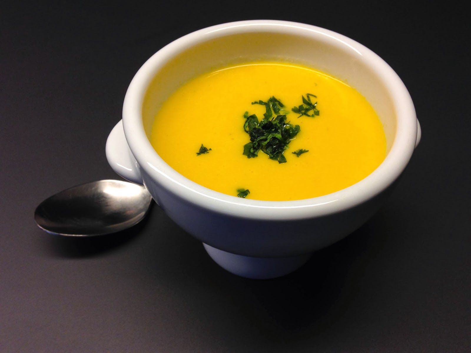 Kochdiele: Blumenkohl-Karotten-Suppe mit Ingwer