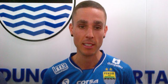 Diogo Resmi Jadi Pemain Persib Bandung Diogo Resmi Jadi Pemain Persib Bandung