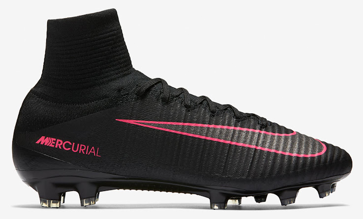 black and pink nike football boots