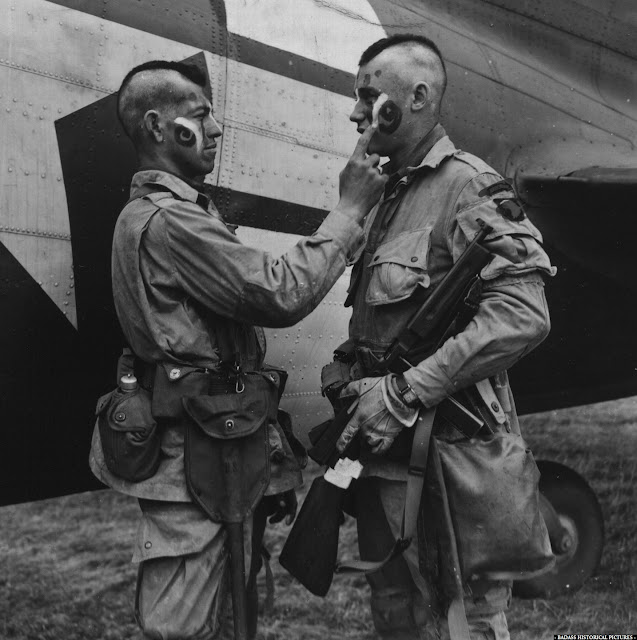 Badass Historical Pictures US Paratroopers WW2