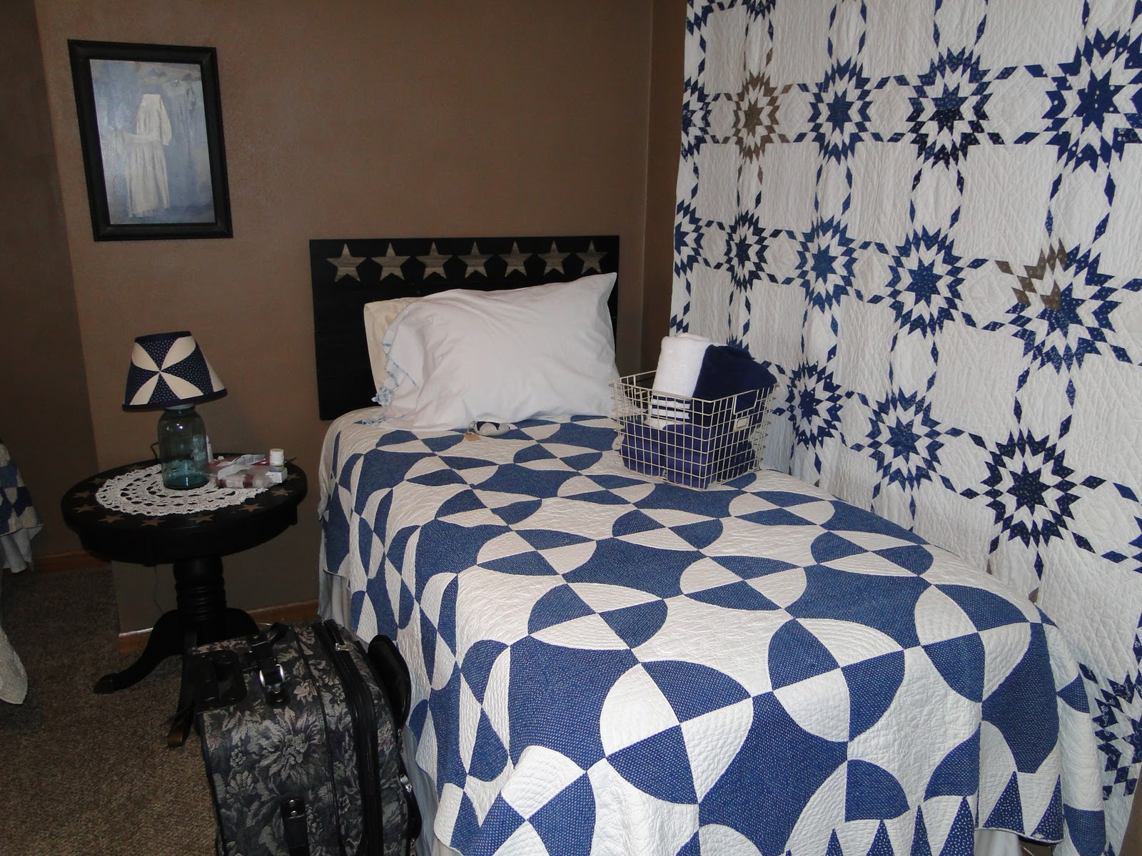 Heartspun Quilts Pam Buda Visiting Primitive Gatherings Quilt Shop