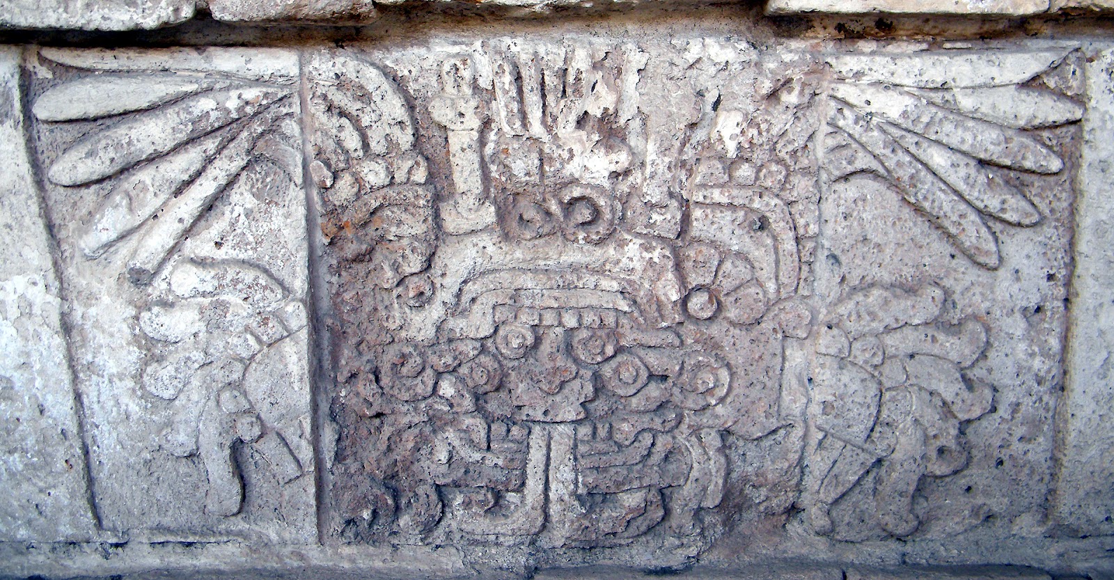 INVESTIGACIONES ESPECIALES: TULA PORTENTOSA ZONA ARQUEOLOGICA