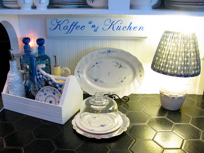 MAY DAYS: Kaffee und Kuchen