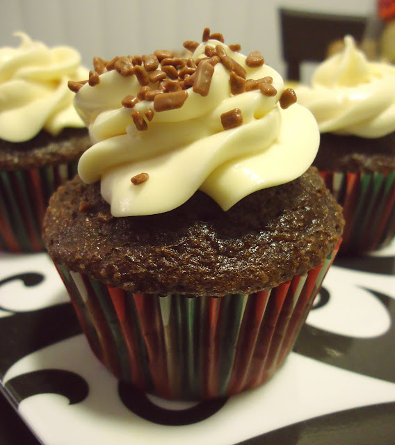Foodie & Fabulous Chocolate Fudge Hidden Kiss Cupcakes