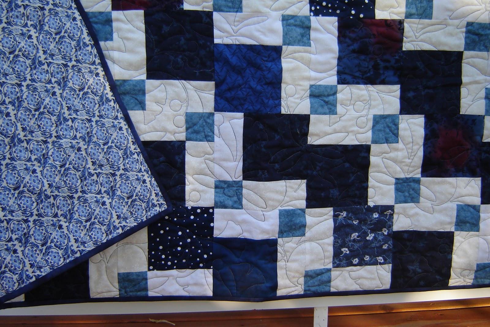 Magpie Quilts Blue and White Quilt finished!