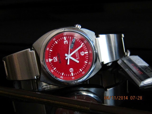 jam & watch: Seiko S-Wave SKX251K Red-Dial (Sold)