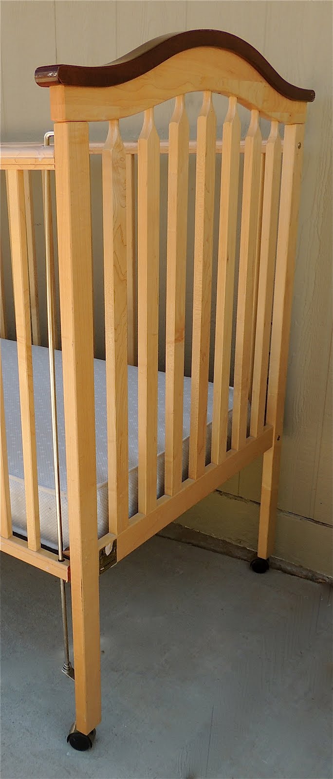 The Backyard Boutique by Five to Nine Furnishings Twotoned Simmons Crib