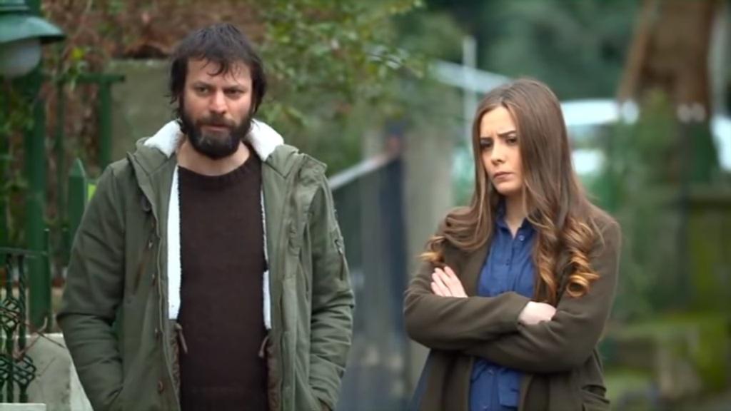 Elif odcinek 546: Melek traci pracę! Erkut przyłapuje Murata na szperaniu w jego biurze! [Streszczenie + Zdjęcia]