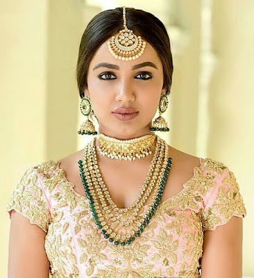 Tejaswi Madivada Biography Biodata Wiki