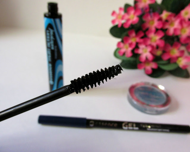 Essence cosmetics haul, makeup review, essence mascara, essence eye pencil, essence eyeshadow