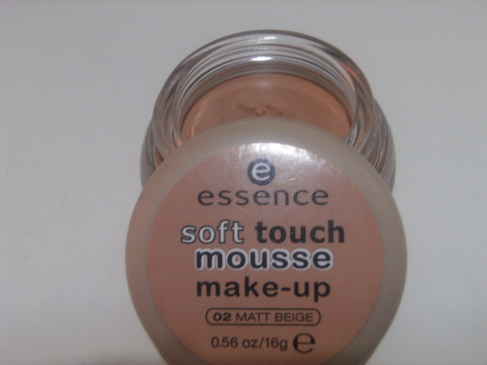 The beautiful world : Fondotinta mousse soft touch - Essence