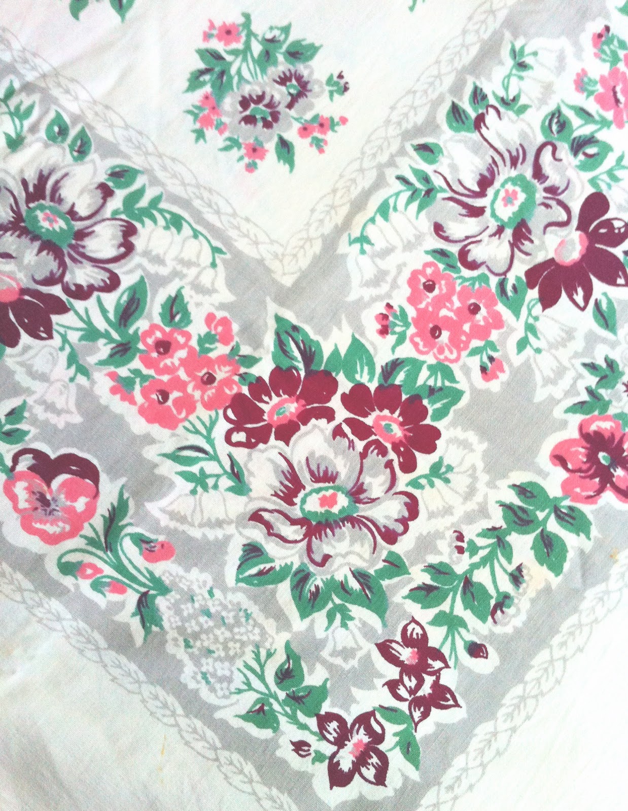 wacky tacky Collecting Vintage Tablecloths