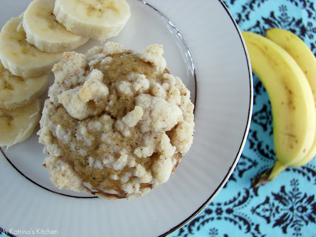 Coffee Shop Banana Streusel Muffins #Recipe from @KatrinasKitchen