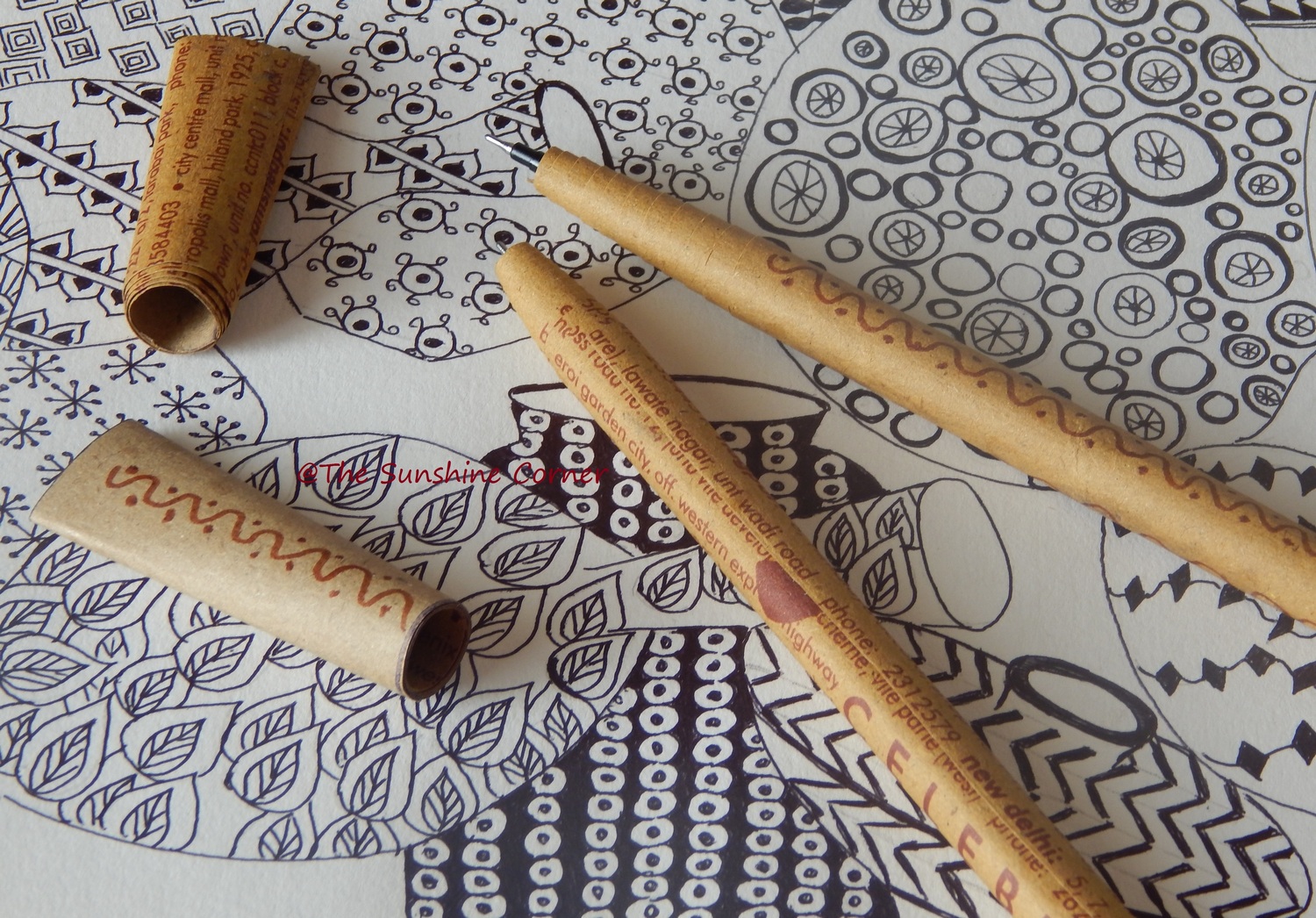 The Sunshine Corner DIY Paper rolled pens