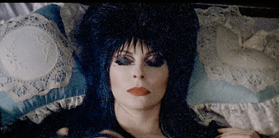 Elvira, reina de las tinieblas, 2