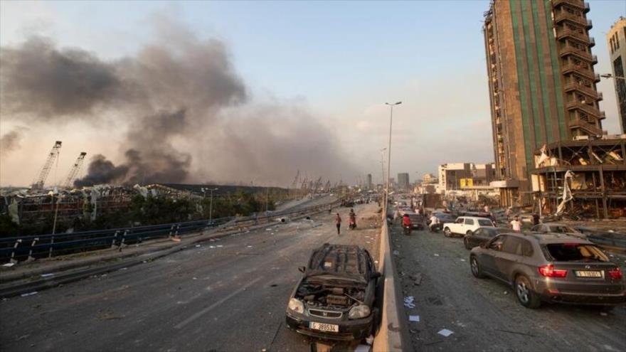 Imagen aérea muestra impacto devastador de explosiones en #Beirut dejan al menos 300 000 desplazados y centenares de muertes Imagen aérea muestra impacto devastador de explosiones en #Beirut dejan al menos 300 000 desplazados y centenares de muertes