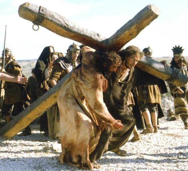 Resultado de imagen de AYUDA A JESUS A LLEVAR LACRUZ