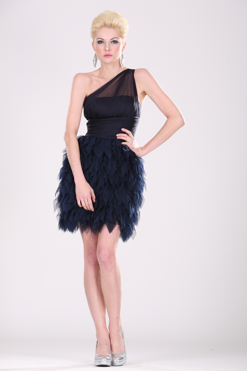 robes de mariage,robes de soirée et décoration Robe de soirée bleue nuit courte