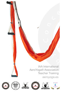 ESTE ES EL COLUMPIO AEROYOGA® PRO, HOMOLOGADO PARA LA PRACTICA DEL AEROYOGA® Y AEROPILATES® Método AeroYoga® y AeroPilates® International en Prensa y televisión.
