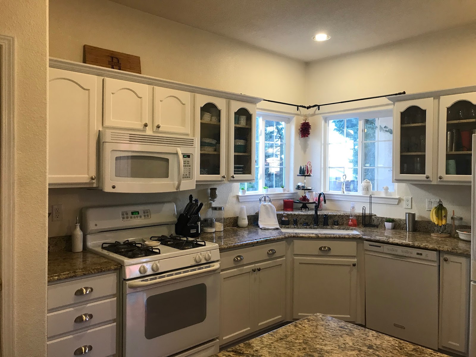 Emily Burn Kitchen Makeover/ Painting our Kitchen