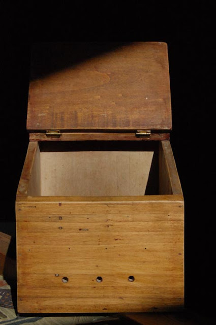 moebius: Cajoncito de Madera para el Pan