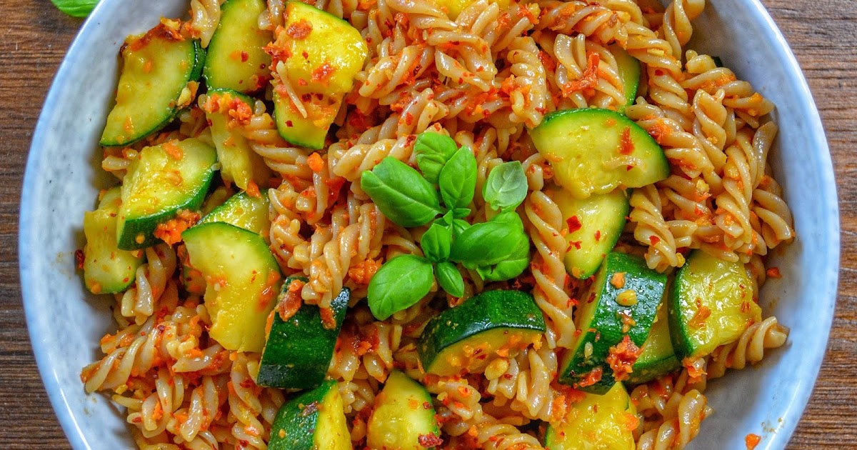 Selbstgemachtes rotes Pesto Selbstgemachtes rotes Pesto