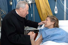 Italian president Carlo Azeglio Ciampi visited Sgrena in hospital as she recovered from gunshot wounds