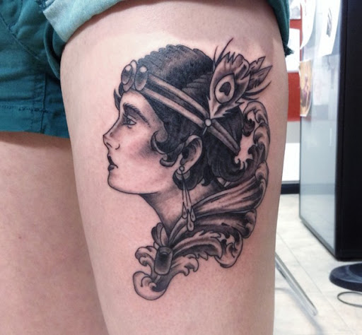 Este preto e branco perfil