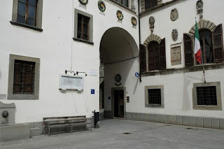 The Archivio Diaristico Nazionale is in the Piazza Pretoria in the centre of Pieve Santo Stefano