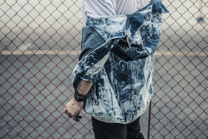 calça masculina manchada