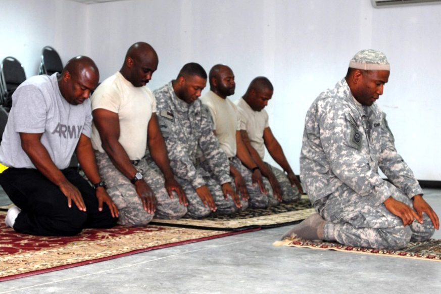 Главнокомандующий в мусульманских странах. Американцы мусульмане. Американские солдаты мусульмане. Мусульмане в США.