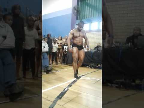 El sudafricano, Sifiso Lungelo Thabete
