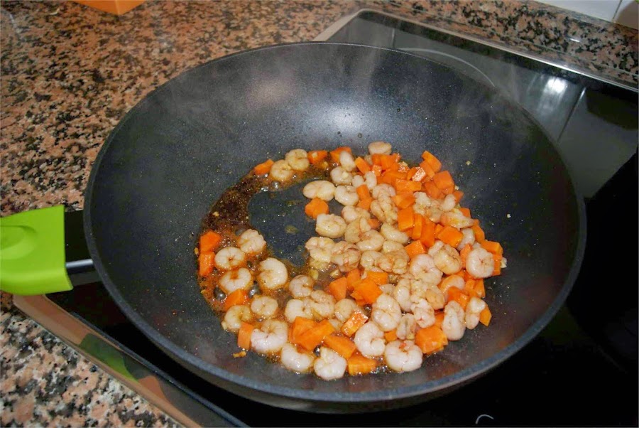 Receta de noodles con gambas paso 4