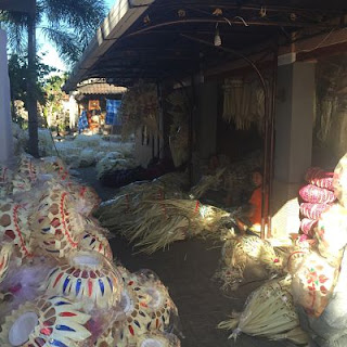 Bona Village. Bali. Ornamentos de palma.