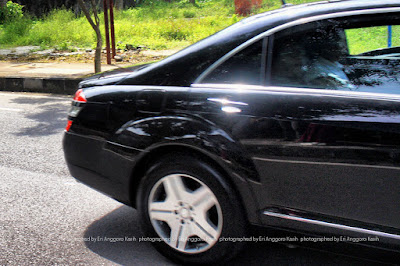 Presiden Joko Widodo di dalam mobil dinas kepresidenan. Presiden Joko Widodo di dalam mobil dinas kepresidenan.