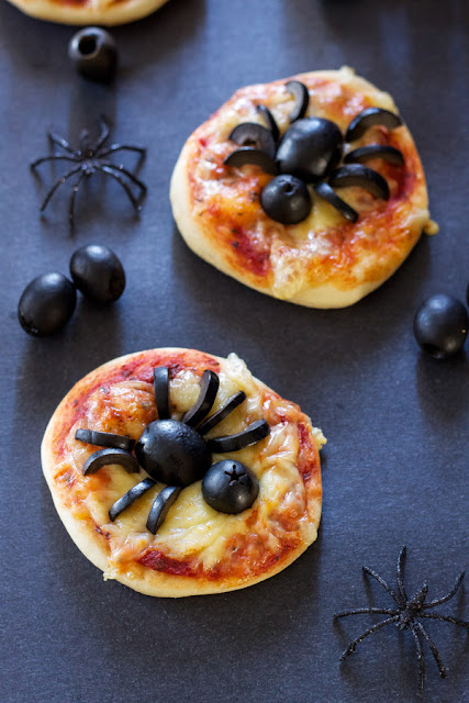 Halloween mini spider pizza for kids Delicious mini spider pizza for kids. Halloween spooky foods ideas for kids. Easy Halloween treats for schools. Halloween tricks and treats food ideas. Halloween foods ideas for party. Halloween party food ideas. Halloween spooky food recipes for kids. Halloween party food ideas. Halloween spider treats ideas. Halloween tricks and treat ideas for kids.