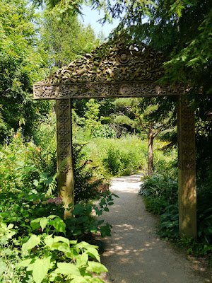 GartenImpressionen NEPALHIMALAYAPAVILLON IN WIESENT (NAHE REGENSBURG)