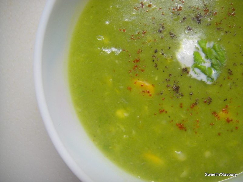 Sweet 'n' Savoury Green Peas and Sweet Corn soupquick, simple and
