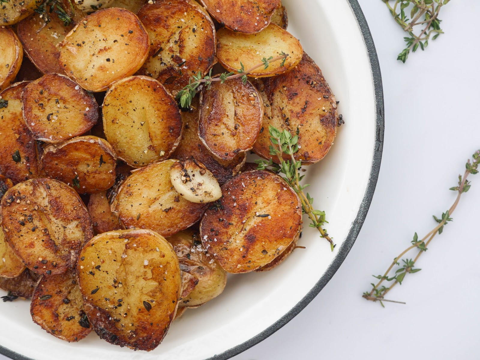 This Muslim Girl Bakes Crispy Garlic Thyme Potatoes.