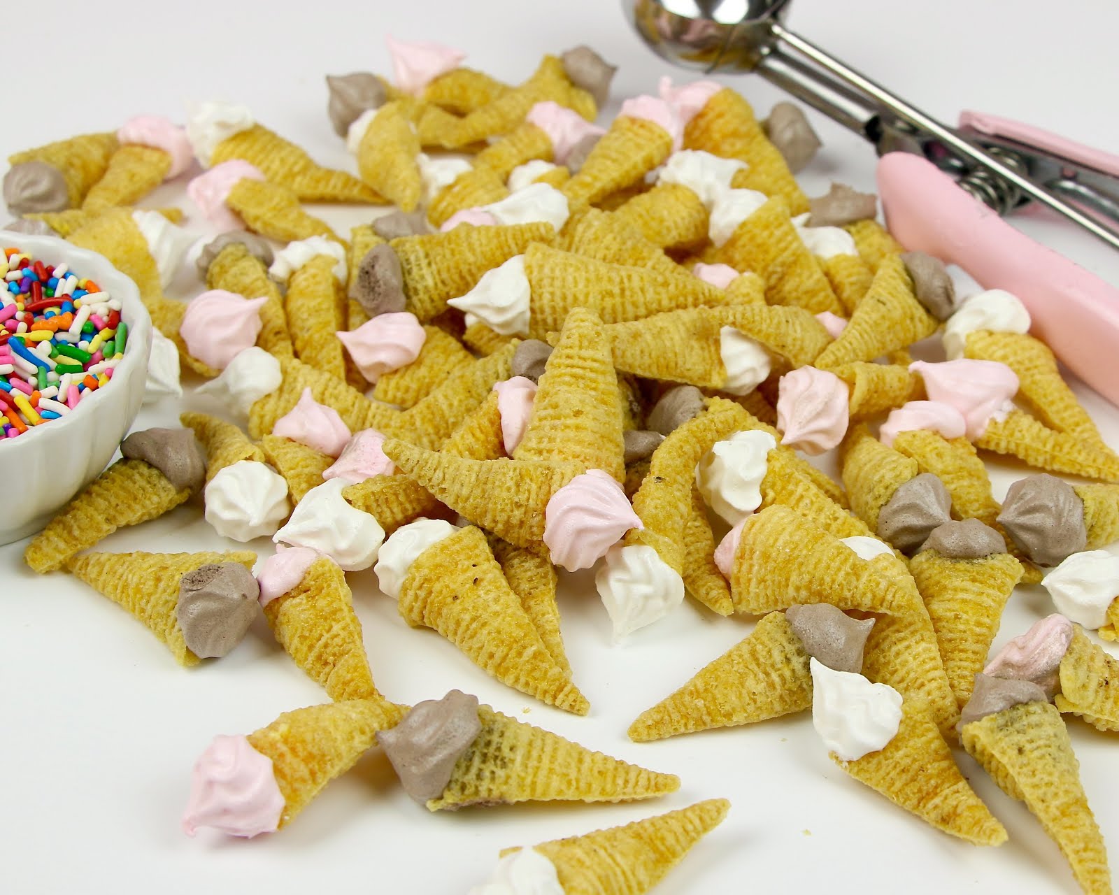 {VIDEO} Mini Bugle Ice Cream Cone Meringues The Lindsay Ann