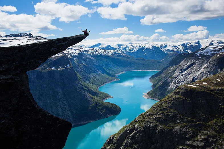 Danau Ringedalsvatnet dan Tebing Trolltunga