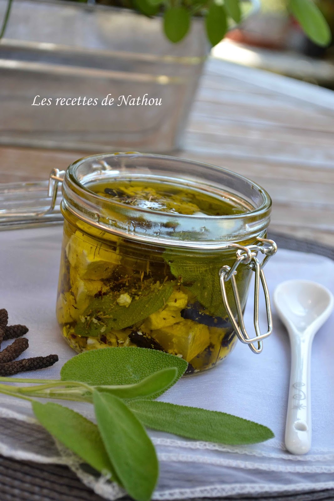 Ma cuisine au fil de mes idées... Feta marinée "maison" à la sauge et