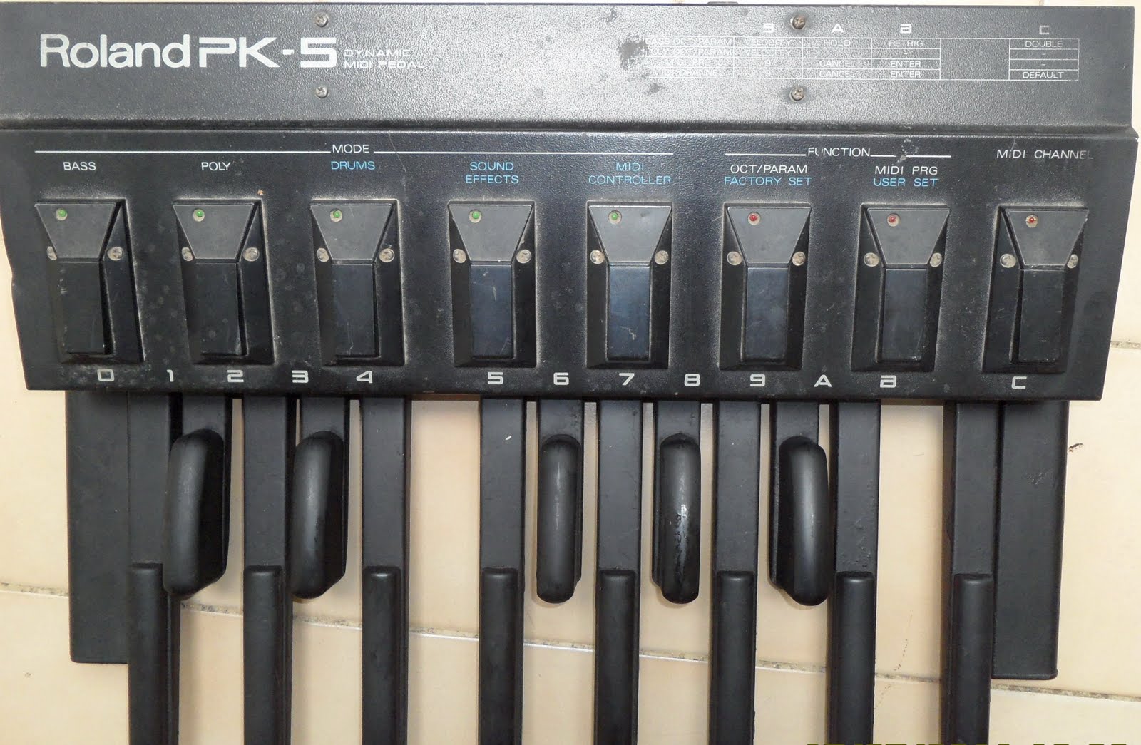 music sound audio เบสเท้า Roland PK5 Midi Bass Pedals สภาพพร้อมใช้งาน