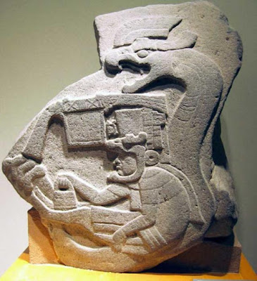 Странната чантичка в древните култури Olmec-Monument