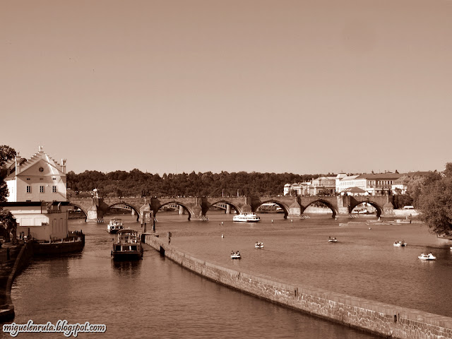Praga-Moldava-River