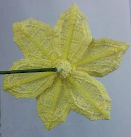 Free Crochet Daffodil