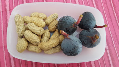 Today's Healthy Snack: peanuts & fresh figs Today's Healthy Snack: peanuts & fresh figs