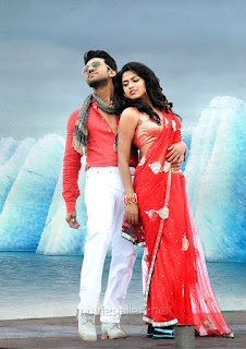 Amala Paul in Red Saree from Nayak Movie