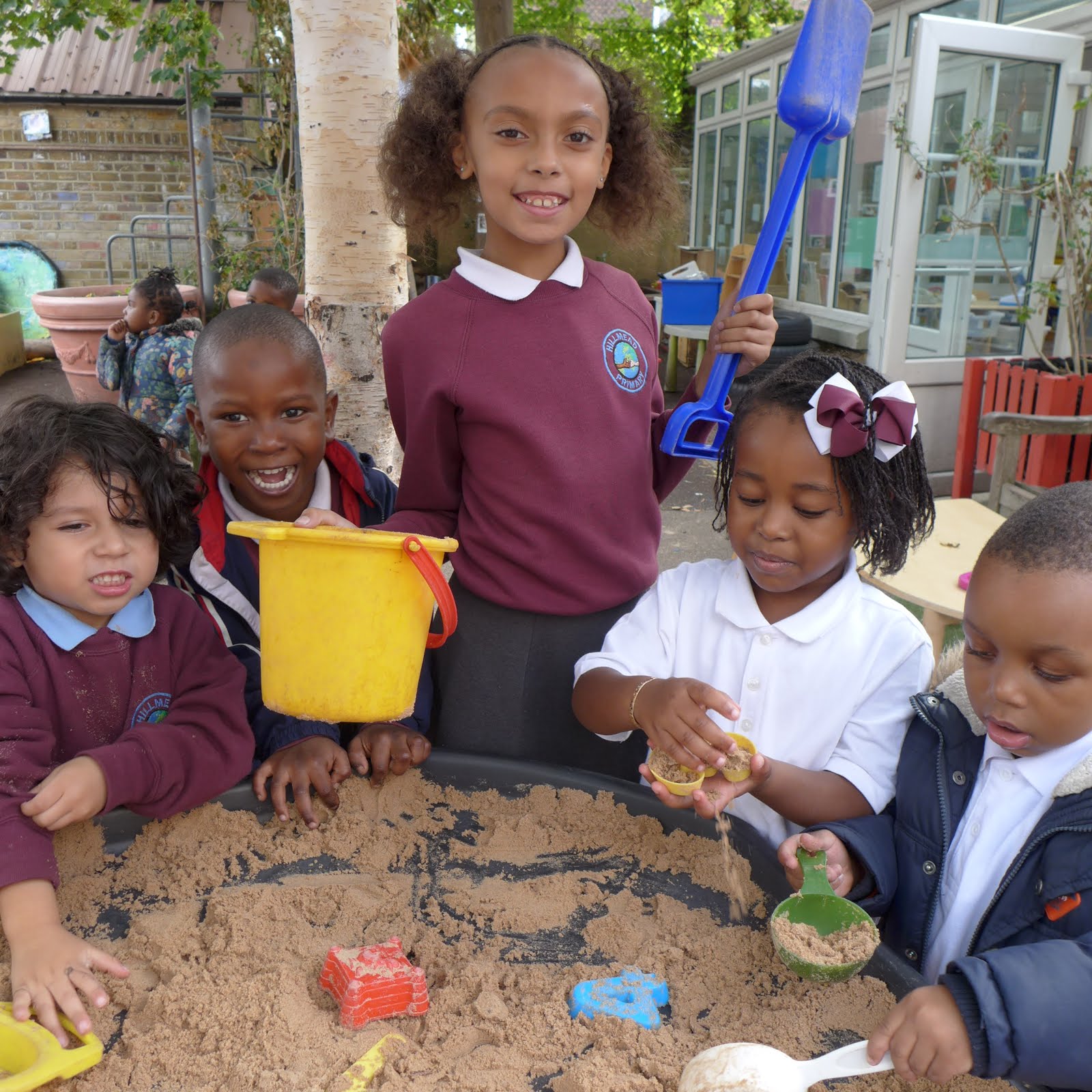 KS2 Hill Mead Primary, Brixton Castles made of sand