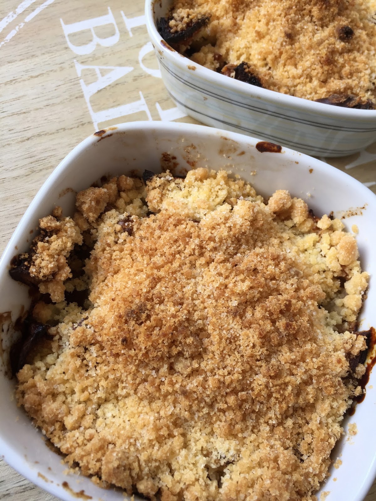 Crumble aux pommes et à la nectarine.